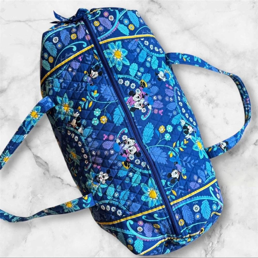 Vera Bradley Disney -Dreaming of Mickey-Duffel Bag – Ltd Edition Blue Quilted - Picture 6 of 6